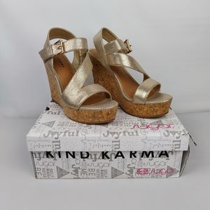 Kind karma by sugar womens humble wedge gold smooth plataform sandals Size 8.5 M